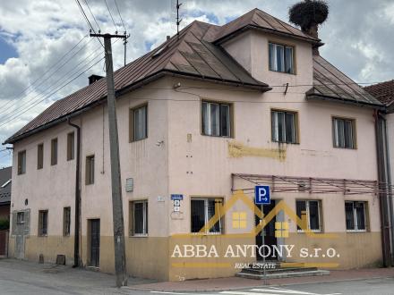 Polyfunkčná budova v centre Trstenej 